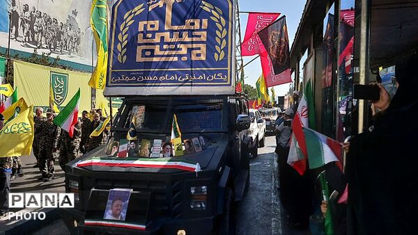 حماسه خونخواهی رهبر شهید در تهران با حضور ۳۱۳ هزار جانفدای ایران