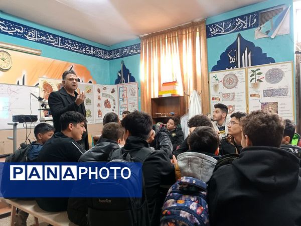 کلاس های آموزشی و آمادگی جشنواره نوجوانان خوارزمی در پژوهشسرا فرهنگ ورامین