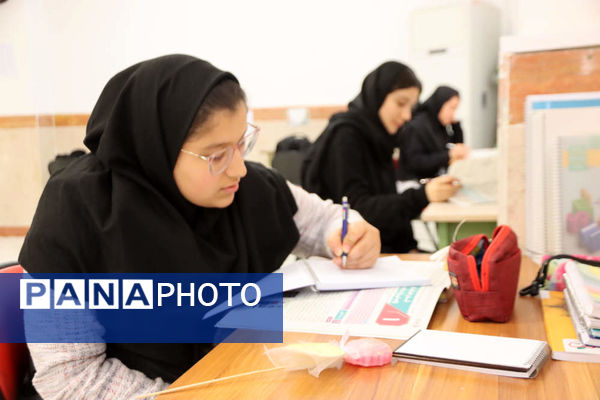 دیدار صمیمانه مدیر آموزش پرورش شهرستان‌های تهران با دانش‌آموزان اردوی مطالعاتی مدارس اسلامشهر