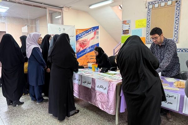  نشست هم‌اندیشی مراقبین سلامت با محوریت ارتقای سبک زندگی سالم در ملارد