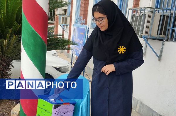 جشن عاطفه‌ها در دبیرستان فرزانگان قائمشهر