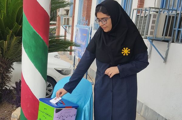 جشن عاطفه‌ها در دبیرستان فرزانگان قائمشهر