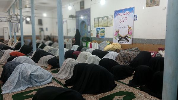 جوانه‌های بندگی در دیشموک؛ حضور پرشور دختران در اعتکاف