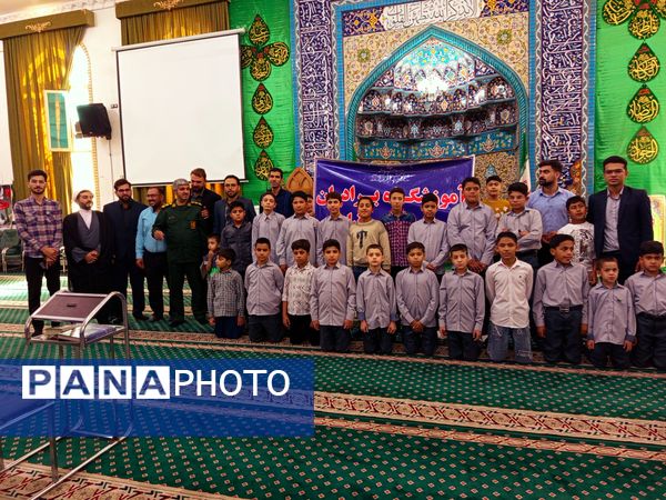 قدمی هم‌سنگر ایمان؛ از مدرسه تا صف نماز جمعه