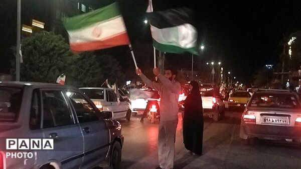 رژه ماشینی همچنان در بلوار فضل پایان ندارد 