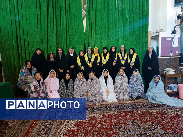 اعتکاف دانش‌آموزی در گناباد