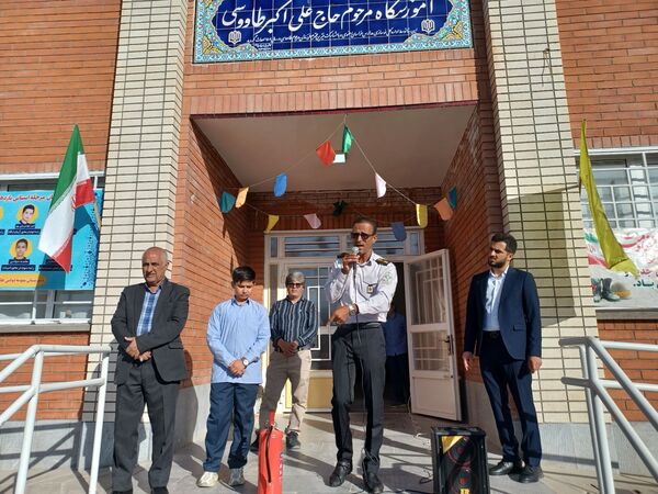 آموزش عملی اطفای حریق در دبیرستان نمونه مرحوم طاووسی خلیل آباد