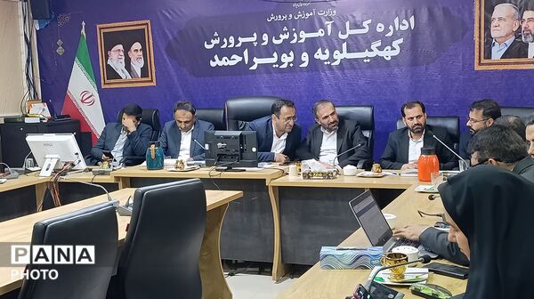 برگزاری جلسه اداره‌کل با حضور شورای معاونین و تشکل ها به مناسبت هفته بسیج