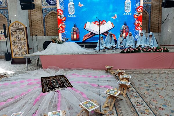 جشن تکلیف دانش‌آموزان دختر منطقه کهریزک 