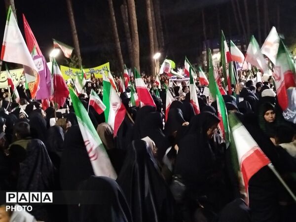 اجتماع پرشور مردم در میدان مرکزی خلیل آباد
