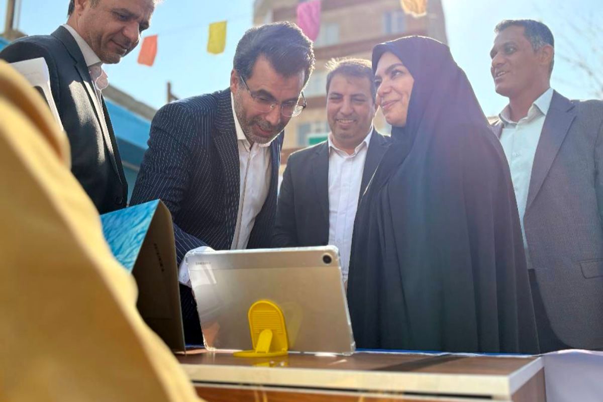 انتخابات الکترونیکی شورای دانش آموزی در دبیرستان صبح روشن شهر قدس