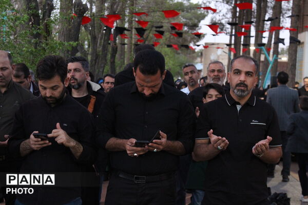 لحظه تحویل سال در پارک دفاع مقدس یزد