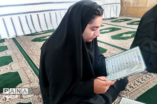 جلسه ختم قرآن در مسجد صاحب‌الزمان(عج) دیشموک