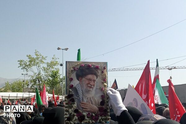 فریاد نسل نو در سوگ رهبر؛ مشقِ وفاداری در قابِ تشییع 
