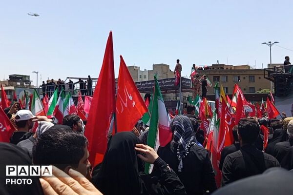 حماسه حضور مردم ایران در مراسم تشییع رهبر شهید