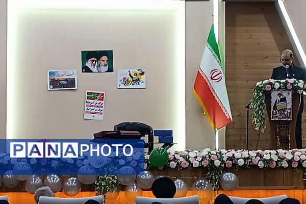 پایگاه شهید انصاری میزبان دانش‌آموزان دبستان مهدیزاده در جشن دهه فجر 