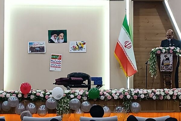 پایگاه شهید انصاری میزبان دانش‌آموزان دبستان مهدیزاده در جشن دهه فجر 