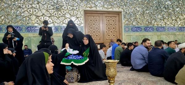 غبارروبی حرم حضرت معصومه(س) با حضور اصحاب رسانه