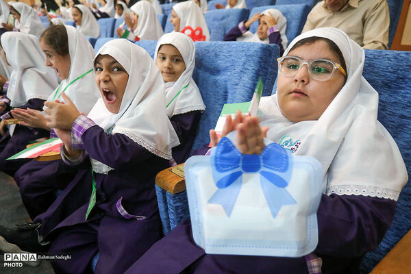 آیین جشن غنچه‌ها
