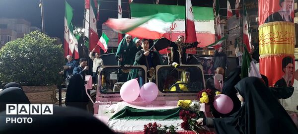 هفتاد شب متوالی حضور پرشور مردم در میدان جمهوری