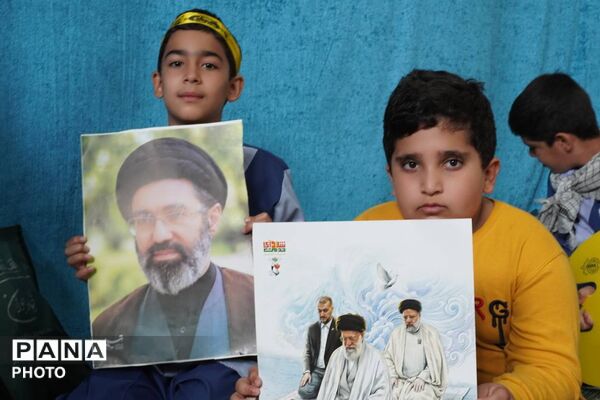 نمازجمعه؛ جلوه‌ای از وحدت و همبستگی دانش‌آموزان در هفته بسیج دانش‌آموزی