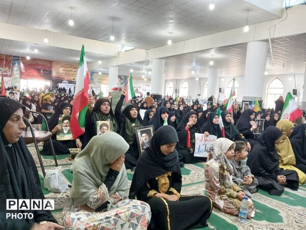 بیعت بانوان جیرفت‌زمین با رهبر انقلاب اسلامی