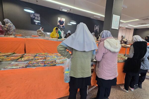 بازدید علمی دانش‌آموزان از نمایشگاه کتاب رباط‌کریم