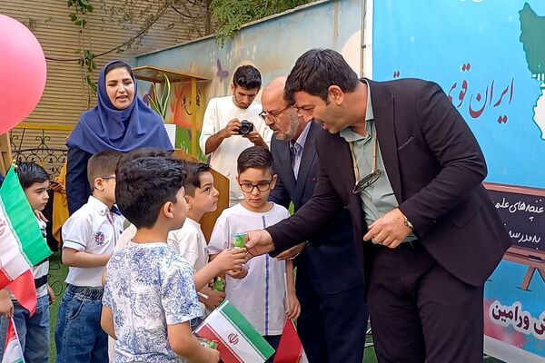 گام نهادن دانش‌آموزان کودکستانی شهرستان ورامین در مسیر تعلیم و تربیت