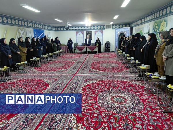 اولین جلسه شورای دبیران در دبیرستان علی‌ افشارنژاد 