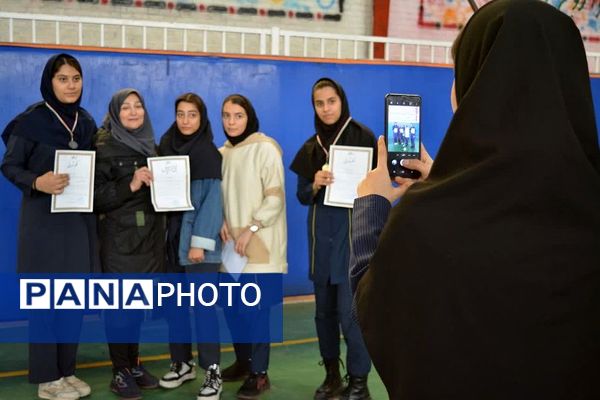 برگزاری مسابقه دو و میدانی در بهارستان‌2