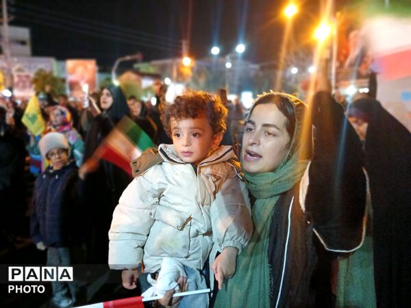 فرهنگیان و دانش آموزان گلستان همچنان پای میدان