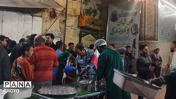 گذری بر موکب ها در هفتاد  و یکمین شب از اجتماعات مردمی حسینیه امام خمینی نیشابور 