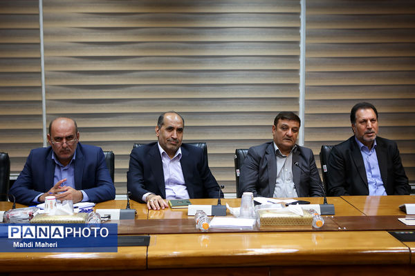 اولین نشست صمیمی وزیر آموزش و پرورش دولت چهاردهم با اعضای شورای معاونان