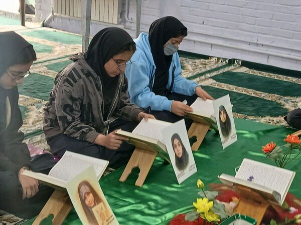 محفل انس با قرآن در دبیرستان دخترانه فاطمیه 