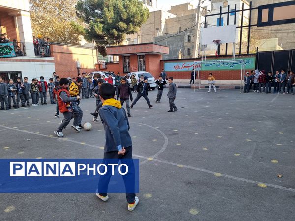 برگزاری مسابقات فوتبال درون مدرسه‌ای دبستان امام رضا(ع)