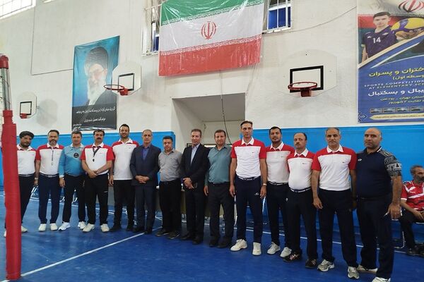 اولین روز مسابقات کشوری  والیبال پسران دانش‌آموز در رودهن 