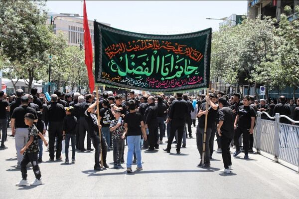 ظهر تاسوعا در جوار حرم مطهر رضوی