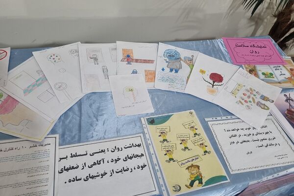 نواخته شدن زنگ سلامت‌روان توسط نماینده شهردار ری در دبیرستان ارشاد
