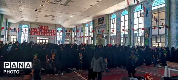 مراسم باشکوه شیرخوارگان حسینی  درتکیه حسینی روستای مزده شهر خلیل آباد 