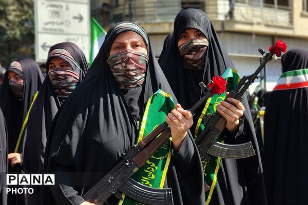 ۳۱۳ هزار «جان‌فدا» در قاب ایران؛ حضور نسل آینده‌ساز در رزمایش بزرگ تهران