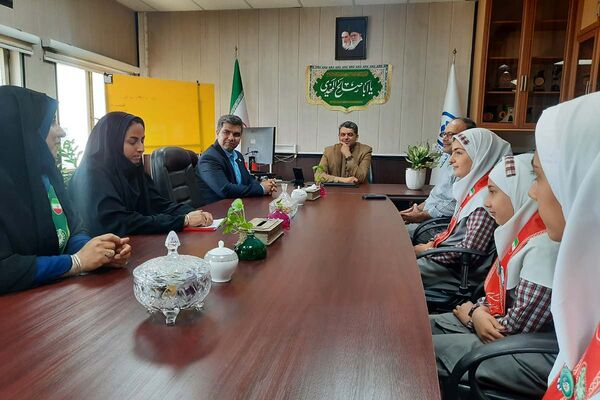 دیدار دانش آموزان پیشتاز پاکدشت با مدیرکل آموزش و پرورش شهرستانهای تهران