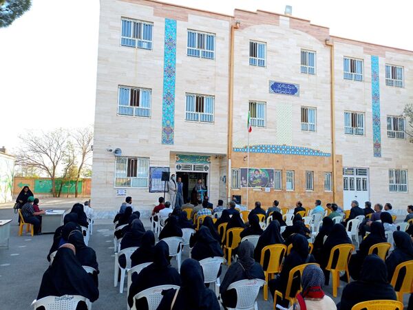 مجمع عمومی انجمن اولیا و مربیان دبیرستان میثاق کاشمر