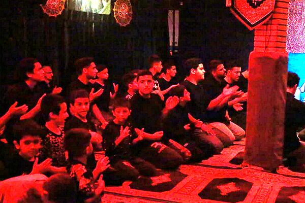 نغمه‌های شور و شعور حسینی در مسجد علی‌اکبر قرچک