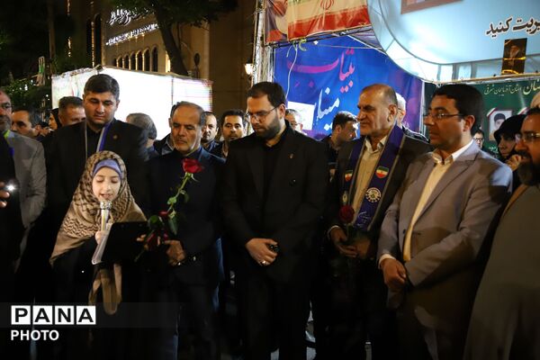 محفل گرم تشکیلاتی دانش‌آموزان در تجمع مردمی تبریز با حضور قائم‌مقام معاون وزیر در سازمان دانش‌آموزی