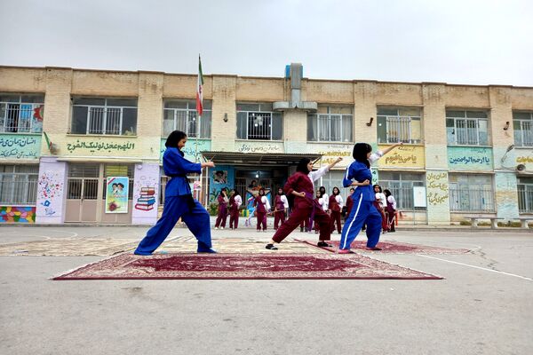 المپیاد ورزشی درون مدرسه‌ای در دبیرستان شاهد فیض ناحیه ۳ شیراز
