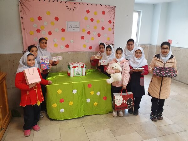 مشارکت همدلانه دانش‌آموزان مدارس پردیس در جشن نیکوکاری 