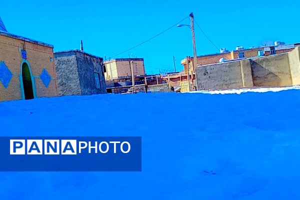 بارش باران و برف زمستانی در روستای کینک
