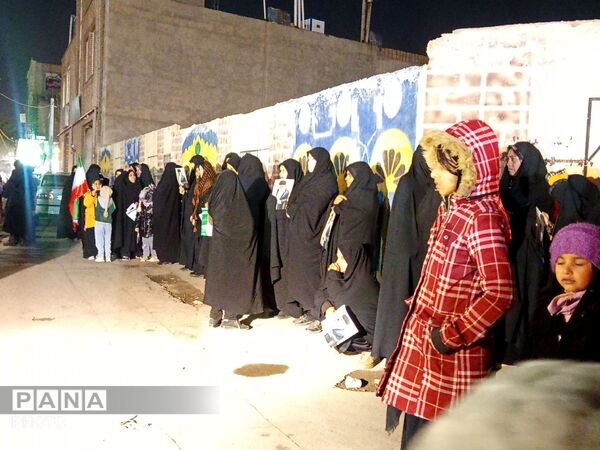 حرکت دسته عزاداری درسومین شب شهادت امام خامنه ای از پنجراه تا مسجد جامع