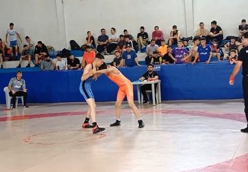 افتتاحیه مسابقات دانش‌آموزی کشتی در دو رشته‌ی آزاد و فرنگی