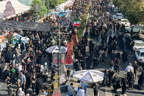 راهپیمایی جاماندگان اربعین در قلب تهران برگزار شد